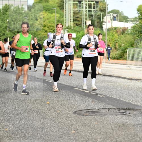 06.09.2026 - CURREX Alsterlauf Dr. Thomas Lammeyer http://msf.ph/oto/10142130 06.09.2026 10:11:30 Laufen 5454, 39, 2571, 408, 3508, 2570, 6288 meine-sportfotos.de