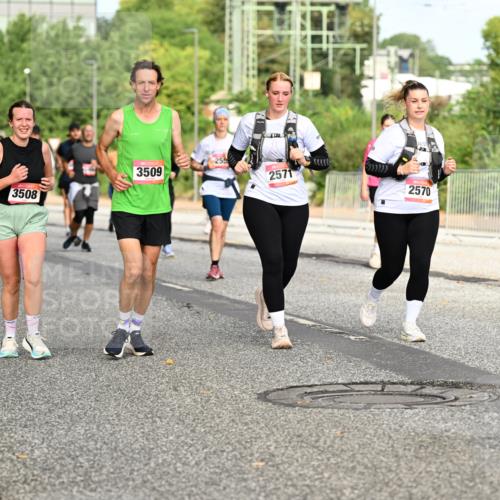 06.09.2026 - CURREX Alsterlauf Dr. Thomas Lammeyer http://msf.ph/oto/10142139 06.09.2026 10:11:31 Laufen 3509, 2571, 3508, 2570 meine-sportfotos.de