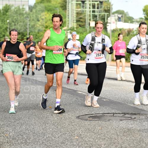 06.09.2026 - CURREX Alsterlauf Dr. Thomas Lammeyer http://msf.ph/oto/10142144 06.09.2026 10:11:32 Laufen 350, 09, 558, 257, 6214, 2570 meine-sportfotos.de