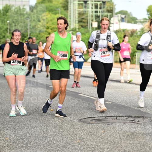 06.09.2026 - CURREX Alsterlauf Dr. Thomas Lammeyer http://msf.ph/oto/10142145 06.09.2026 10:11:32 Laufen 2571, 3509, 2570, 3508 meine-sportfotos.de