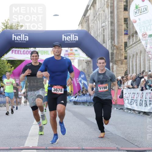 06.09.2026 - CURREX Alsterlauf Yannick Fuchs http://msf.ph/oto/10142149 06.09.2026 09:46:54 Ziel 2072, 3678, 4311, 4890, 5198, 5731, 6162, 6255, 8092, 8249 meine-sportfotos.de