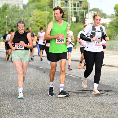 06.09.2026 - CURREX Alsterlauf Dr. Thomas Lammeyer http://msf.ph/oto/10142151 06.09.2026 10:11:32 Laufen 3508, 3509, 2571, 2570 meine-sportfotos.de