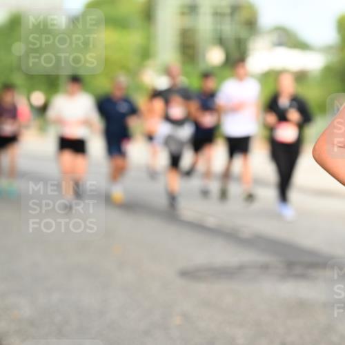 06.09.2026 - CURREX Alsterlauf Dr. Thomas Lammeyer http://msf.ph/oto/10142183 06.09.2026 10:11:36 Laufen  meine-sportfotos.de