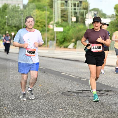 06.09.2026 - CURREX Alsterlauf Dr. Thomas Lammeyer http://msf.ph/oto/10142233 06.09.2026 10:11:41 Laufen 5859, 4455, 4056 meine-sportfotos.de