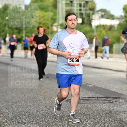 06.09.2026 - CURREX Alsterlauf Dr. Thomas Lammeyer http://msf.ph/oto/10142242 06.09.2026 10:11:42 Laufen 5859, 40, 4, 55 meine-sportfotos.de