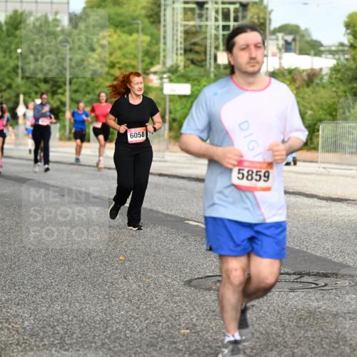 06.09.2026 - CURREX Alsterlauf Dr. Thomas Lammeyer http://msf.ph/oto/10142246 06.09.2026 10:11:42 Laufen 5564, 6058, 5859, 4069 meine-sportfotos.de
