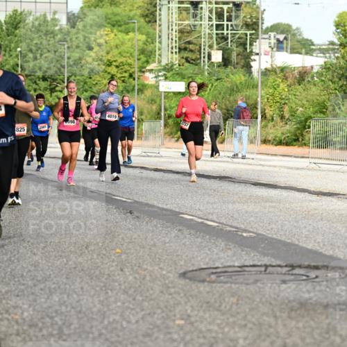 06.09.2026 - CURREX Alsterlauf Dr. Thomas Lammeyer http://msf.ph/oto/10142277 06.09.2026 10:11:45 Laufen 5945, 5564, 4019, 098, 2881, 2737, 825, 2881, 6058 meine-sportfotos.de