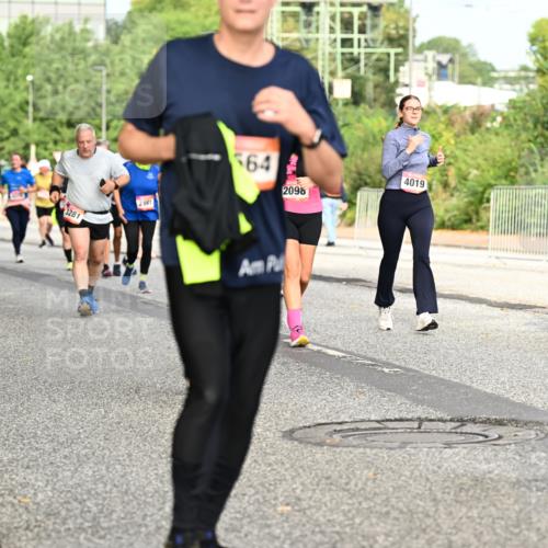 06.09.2026 - CURREX Alsterlauf Dr. Thomas Lammeyer http://msf.ph/oto/10142307 06.09.2026 10:11:48 Laufen 4733, 3281, 2881, 64, 2098, 4019, 2737 meine-sportfotos.de