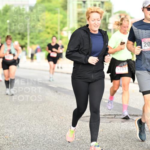 06.09.2026 - CURREX Alsterlauf Dr. Thomas Lammeyer http://msf.ph/oto/10142439 06.09.2026 10:12:02 Laufen 5787, 2019 meine-sportfotos.de