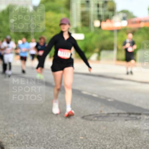 06.09.2026 - CURREX Alsterlauf Dr. Thomas Lammeyer http://msf.ph/oto/10142493 06.09.2026 10:12:08 Laufen  meine-sportfotos.de