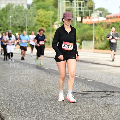 06.09.2026 - CURREX Alsterlauf Dr. Thomas Lammeyer http://msf.ph/oto/10142499 06.09.2026 10:12:08 Laufen 3311 meine-sportfotos.de