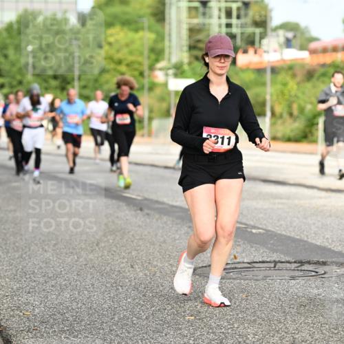 06.09.2026 - CURREX Alsterlauf Dr. Thomas Lammeyer http://msf.ph/oto/10142501 06.09.2026 10:12:08 Laufen 2311 meine-sportfotos.de