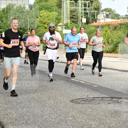06.09.2026 - CURREX Alsterlauf Dr. Thomas Lammeyer http://msf.ph/oto/10142543 06.09.2026 10:12:13 Laufen 288, 288, 2910, 2810, 5849, 2431, 2432, 3330, 5559 meine-sportfotos.de