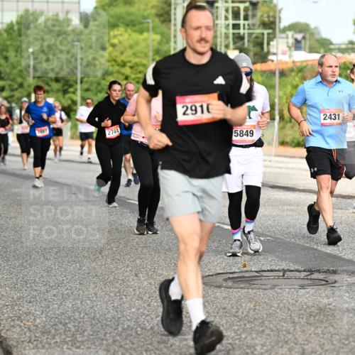 06.09.2026 - CURREX Alsterlauf Dr. Thomas Lammeyer http://msf.ph/oto/10142562 06.09.2026 10:12:15 Laufen 2887, 2744, 2916, 5849, 2431, 4210, 2432 meine-sportfotos.de