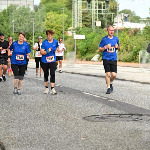 06.09.2026 - CURREX Alsterlauf Dr. Thomas Lammeyer http://msf.ph/oto/10142599 06.09.2026 10:12:18 Laufen 8109, 2880, 2888, 2887, 2744, 3 meine-sportfotos.de