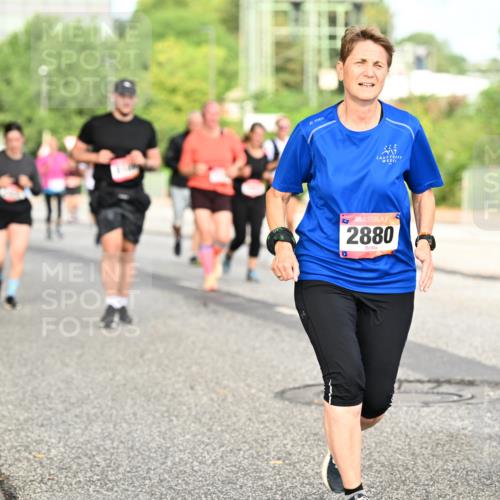06.09.2026 - CURREX Alsterlauf Dr. Thomas Lammeyer http://msf.ph/oto/10142636 06.09.2026 10:12:22 Laufen 2880, 2887 meine-sportfotos.de