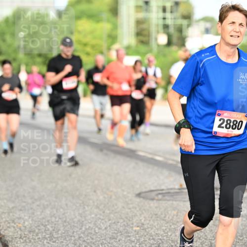 06.09.2026 - CURREX Alsterlauf Dr. Thomas Lammeyer http://msf.ph/oto/10142641 06.09.2026 10:12:23 Laufen 2880 meine-sportfotos.de
