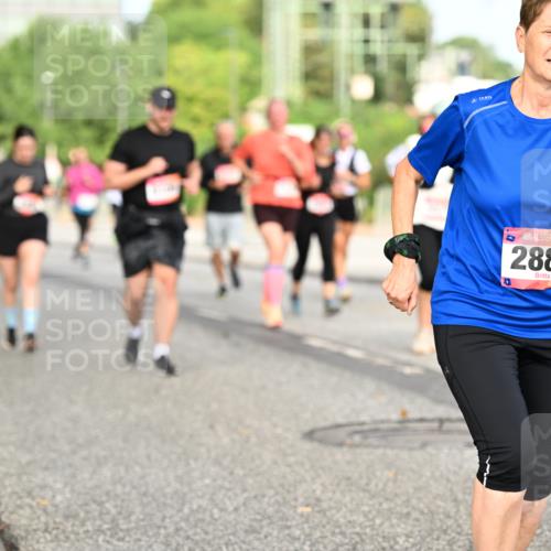 06.09.2026 - CURREX Alsterlauf Dr. Thomas Lammeyer http://msf.ph/oto/10142642 06.09.2026 10:12:23 Laufen 2880 meine-sportfotos.de