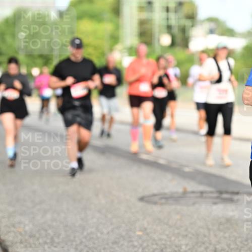 06.09.2026 - CURREX Alsterlauf Dr. Thomas Lammeyer http://msf.ph/oto/10142646 06.09.2026 10:12:23 Laufen 18 meine-sportfotos.de