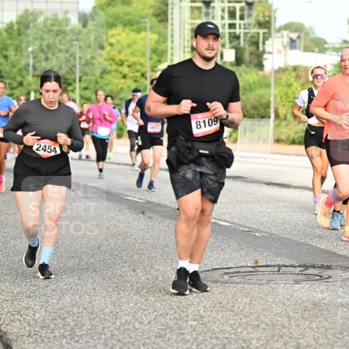 06.09.2026 - CURREX Alsterlauf Dr. Thomas Lammeyer http://msf.ph/oto/10142666 06.09.2026 10:12:25 Laufen 1567, 2454, 5672, 8109, 212, 5308 meine-sportfotos.de