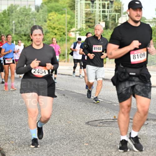 06.09.2026 - CURREX Alsterlauf Dr. Thomas Lammeyer http://msf.ph/oto/10142676 06.09.2026 10:12:26 Laufen 4557, 2454, 8102, 8109 meine-sportfotos.de