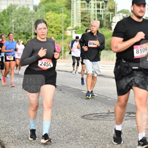 06.09.2026 - CURREX Alsterlauf Dr. Thomas Lammeyer http://msf.ph/oto/10142678 06.09.2026 10:12:26 Laufen 4557, 2454, 810, 8109, 530 meine-sportfotos.de