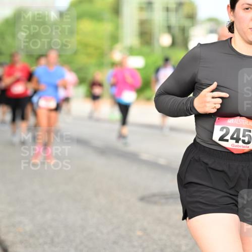 06.09.2026 - CURREX Alsterlauf Dr. Thomas Lammeyer http://msf.ph/oto/10142694 06.09.2026 10:12:28 Laufen 2454 meine-sportfotos.de