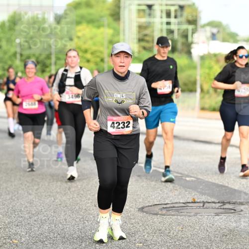 06.09.2026 - CURREX Alsterlauf Dr. Thomas Lammeyer http://msf.ph/oto/10142854 06.09.2026 10:12:50 Laufen 3496, 4232 meine-sportfotos.de