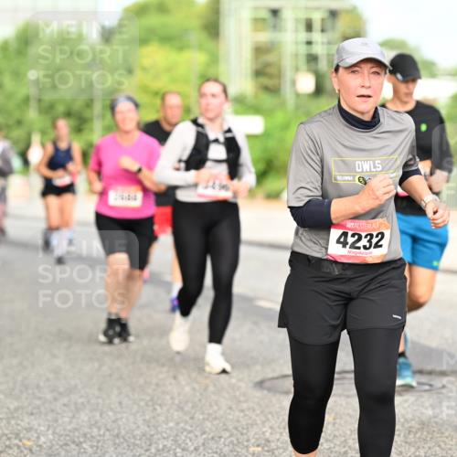 06.09.2026 - CURREX Alsterlauf Dr. Thomas Lammeyer http://msf.ph/oto/10142865 06.09.2026 10:12:51 Laufen 4232 meine-sportfotos.de