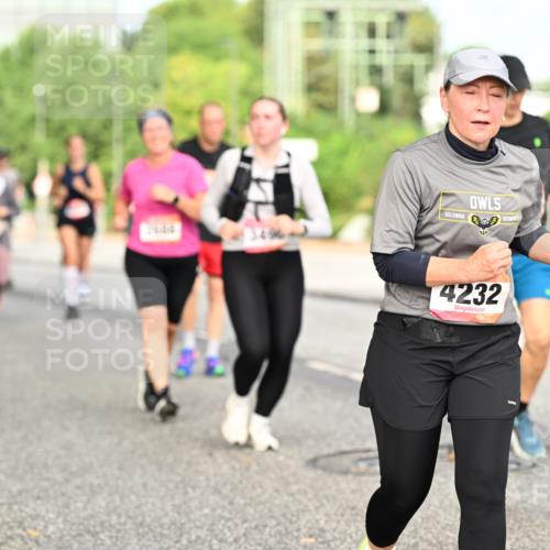 06.09.2026 - CURREX Alsterlauf Dr. Thomas Lammeyer http://msf.ph/oto/10142866 06.09.2026 10:12:51 Laufen 4232 meine-sportfotos.de