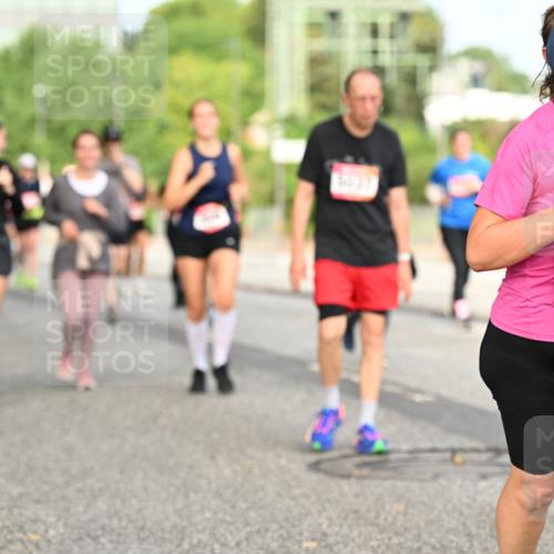 06.09.2026 - CURREX Alsterlauf Dr. Thomas Lammeyer http://msf.ph/oto/10142896 06.09.2026 10:12:54 Laufen 2688 meine-sportfotos.de