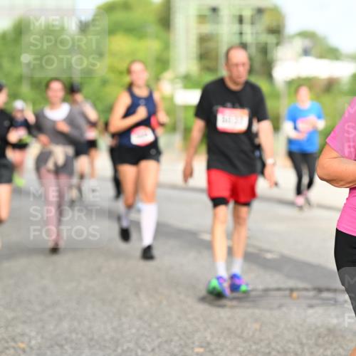 06.09.2026 - CURREX Alsterlauf Dr. Thomas Lammeyer http://msf.ph/oto/10142897 06.09.2026 10:12:55 Laufen 2688 meine-sportfotos.de