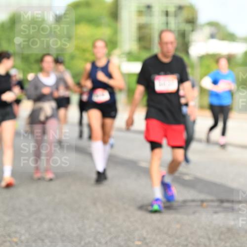 06.09.2026 - CURREX Alsterlauf Dr. Thomas Lammeyer http://msf.ph/oto/10142900 06.09.2026 10:12:55 Laufen  meine-sportfotos.de