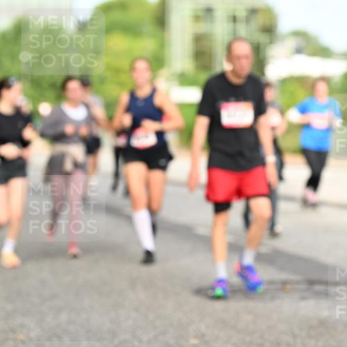 06.09.2026 - CURREX Alsterlauf Dr. Thomas Lammeyer http://msf.ph/oto/10142901 06.09.2026 10:12:55 Laufen  meine-sportfotos.de