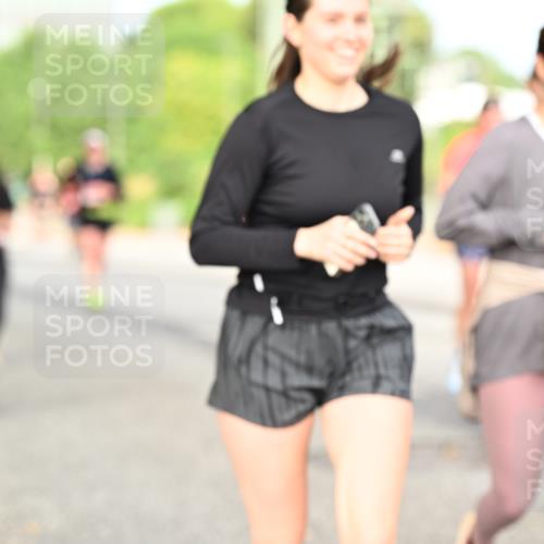 06.09.2026 - CURREX Alsterlauf Dr. Thomas Lammeyer http://msf.ph/oto/10142935 06.09.2026 10:12:58 Laufen  meine-sportfotos.de