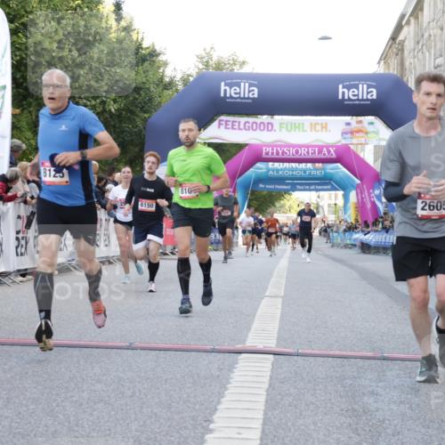 06.09.2026 - CURREX Alsterlauf Yannick Fuchs http://msf.ph/oto/10142955 06.09.2026 09:47:04 Ziel 2072, 2210, 2569, 2605, 4460, 5705, 6150, 8104, 8125 meine-sportfotos.de