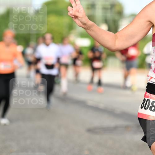 06.09.2026 - CURREX Alsterlauf Dr. Thomas Lammeyer http://msf.ph/oto/10143031 06.09.2026 10:13:09 Laufen 8083 meine-sportfotos.de