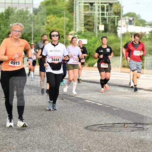 06.09.2026 - CURREX Alsterlauf Dr. Thomas Lammeyer http://msf.ph/oto/10143034 06.09.2026 10:13:09 Laufen 5648, 3444, 5743, 4915, 2368, 5820, 00, 4477, 3002 meine-sportfotos.de