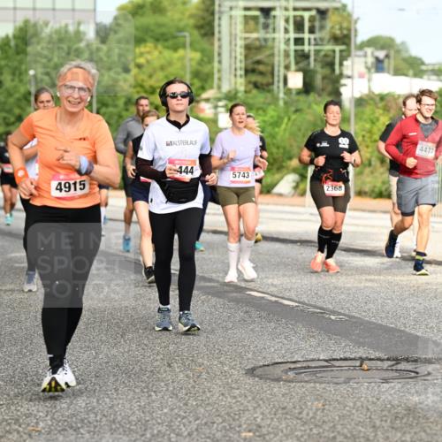 06.09.2026 - CURREX Alsterlauf Dr. Thomas Lammeyer http://msf.ph/oto/10143038 06.09.2026 10:13:09 Laufen 3648, 444, 4915, 5743, 5820, 2368, 3002, 4477 meine-sportfotos.de