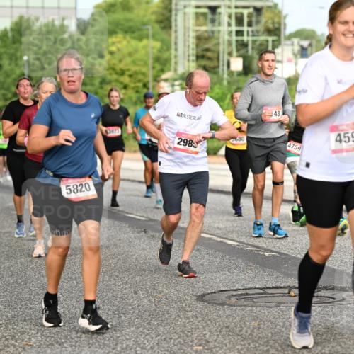 06.09.2026 - CURREX Alsterlauf Dr. Thomas Lammeyer http://msf.ph/oto/10143074 06.09.2026 10:13:13 Laufen 3948, 5820, 3973, 2985, 3680, 43, 4759, 4592, 50 meine-sportfotos.de