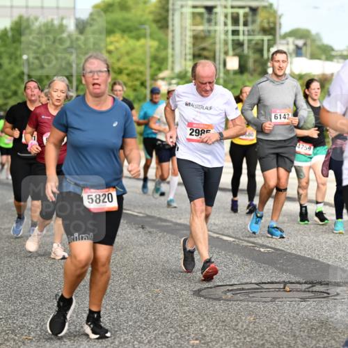 06.09.2026 - CURREX Alsterlauf Dr. Thomas Lammeyer http://msf.ph/oto/10143077 06.09.2026 10:13:13 Laufen 3948, 5820, 298, 680, 6142, 4759, 4592 meine-sportfotos.de