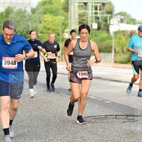 06.09.2026 - CURREX Alsterlauf Dr. Thomas Lammeyer http://msf.ph/oto/10143115 06.09.2026 10:13:18 Laufen 3948, 2594, 1092, 6081, 7 meine-sportfotos.de