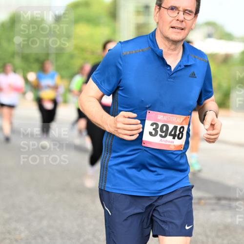 06.09.2026 - CURREX Alsterlauf Dr. Thomas Lammeyer http://msf.ph/oto/10143132 06.09.2026 10:13:20 Laufen 3948 meine-sportfotos.de
