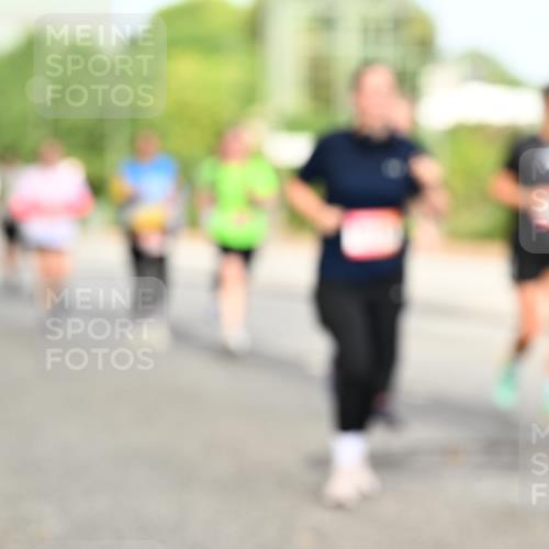 06.09.2026 - CURREX Alsterlauf Dr. Thomas Lammeyer http://msf.ph/oto/10143140 06.09.2026 10:13:21 Laufen  meine-sportfotos.de