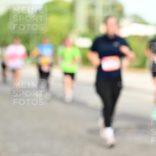 06.09.2026 - CURREX Alsterlauf Dr. Thomas Lammeyer http://msf.ph/oto/10143142 06.09.2026 10:13:21 Laufen  meine-sportfotos.de