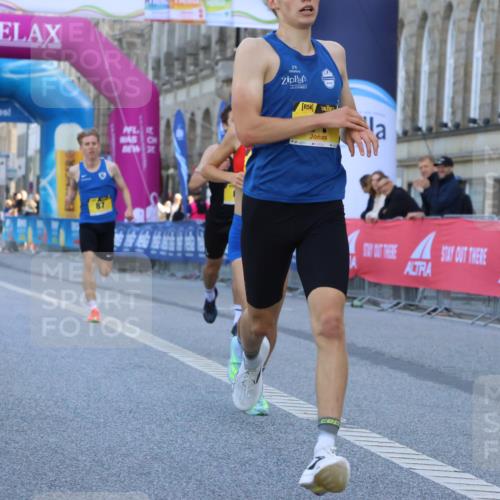 06.09.2026 - CURREX Alsterlauf Strokosch-Dieckow http://msf.ph/oto/10143160 06.09.2026 11:16:17 Ziel 62, 63, 71, 78, 80, 86, 87 meine-sportfotos.de