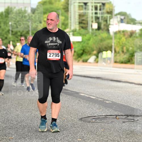 06.09.2026 - CURREX Alsterlauf Dr. Thomas Lammeyer http://msf.ph/oto/10143212 06.09.2026 10:13:32 Laufen 4107, 2795 meine-sportfotos.de