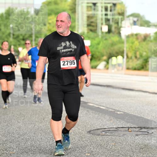 06.09.2026 - CURREX Alsterlauf Dr. Thomas Lammeyer http://msf.ph/oto/10143216 06.09.2026 10:13:32 Laufen 2795 meine-sportfotos.de