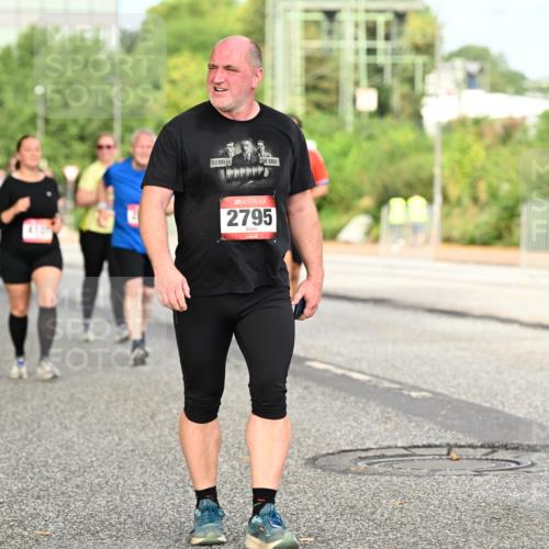 06.09.2026 - CURREX Alsterlauf Dr. Thomas Lammeyer http://msf.ph/oto/10143217 06.09.2026 10:13:32 Laufen 2795 meine-sportfotos.de