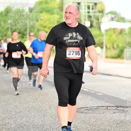 06.09.2026 - CURREX Alsterlauf Dr. Thomas Lammeyer http://msf.ph/oto/10143221 06.09.2026 10:13:33 Laufen 2795 meine-sportfotos.de